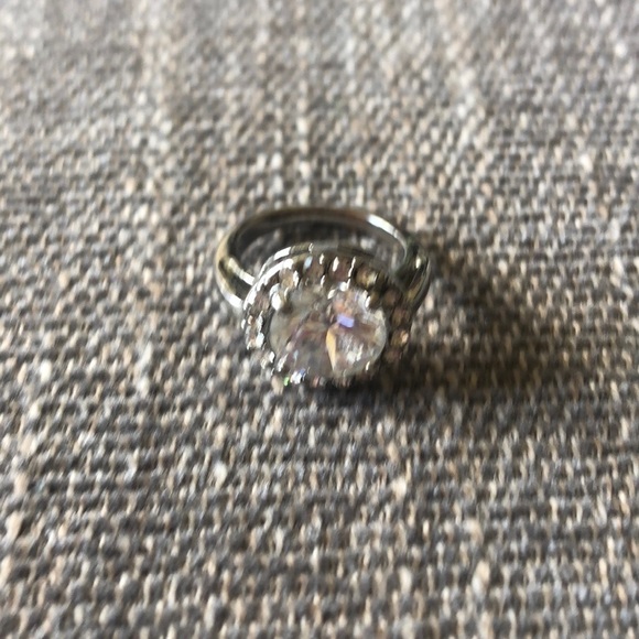 Francesca’s size 7 silver ring - Picture 4 of 5